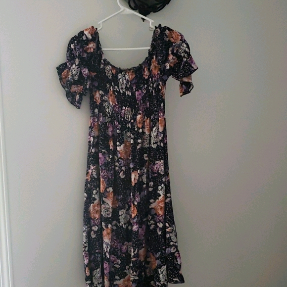 Dresses & Skirts - Dress